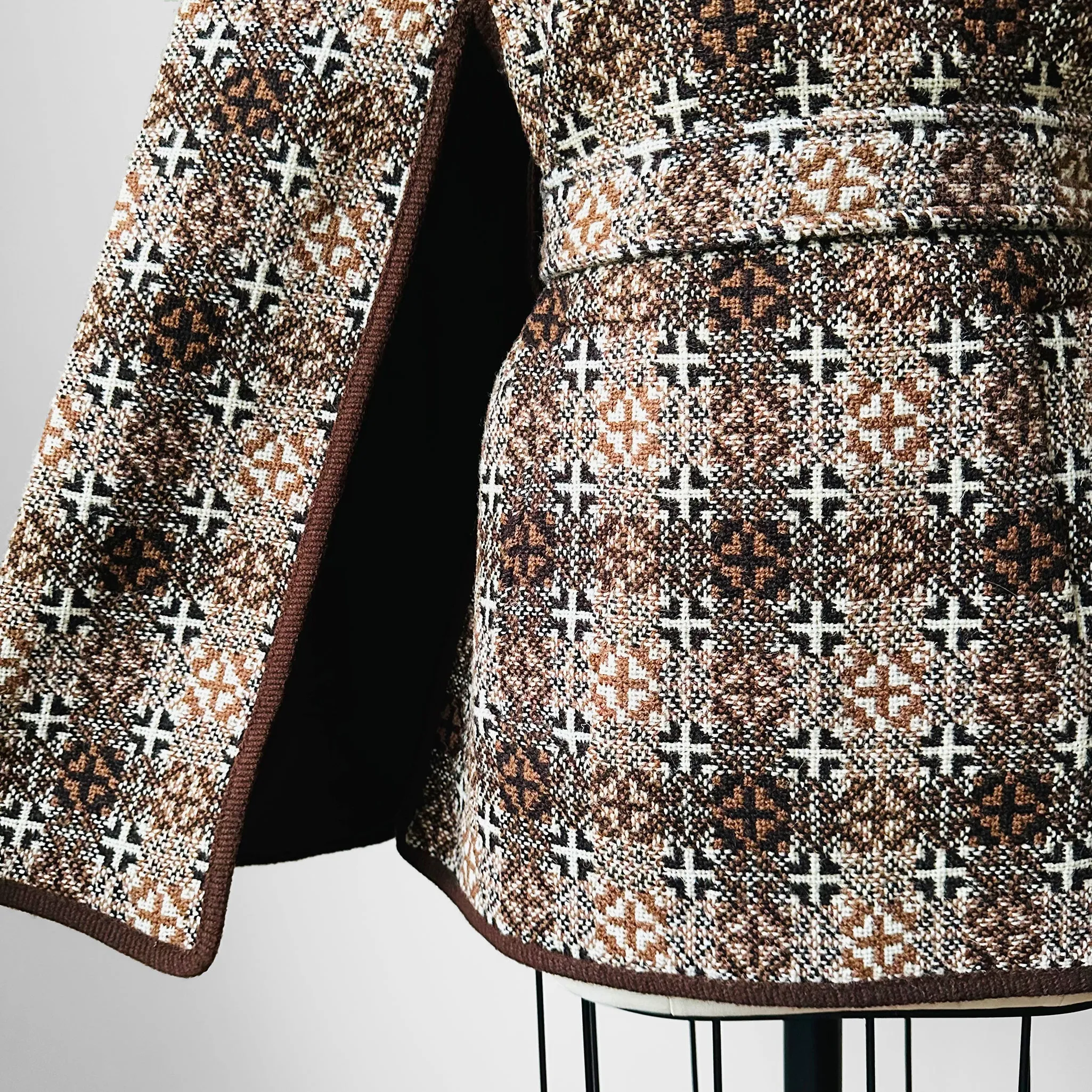 1960s - 1970s Brown and Cream Welsh Wool Belted Patterned Cape Jacket