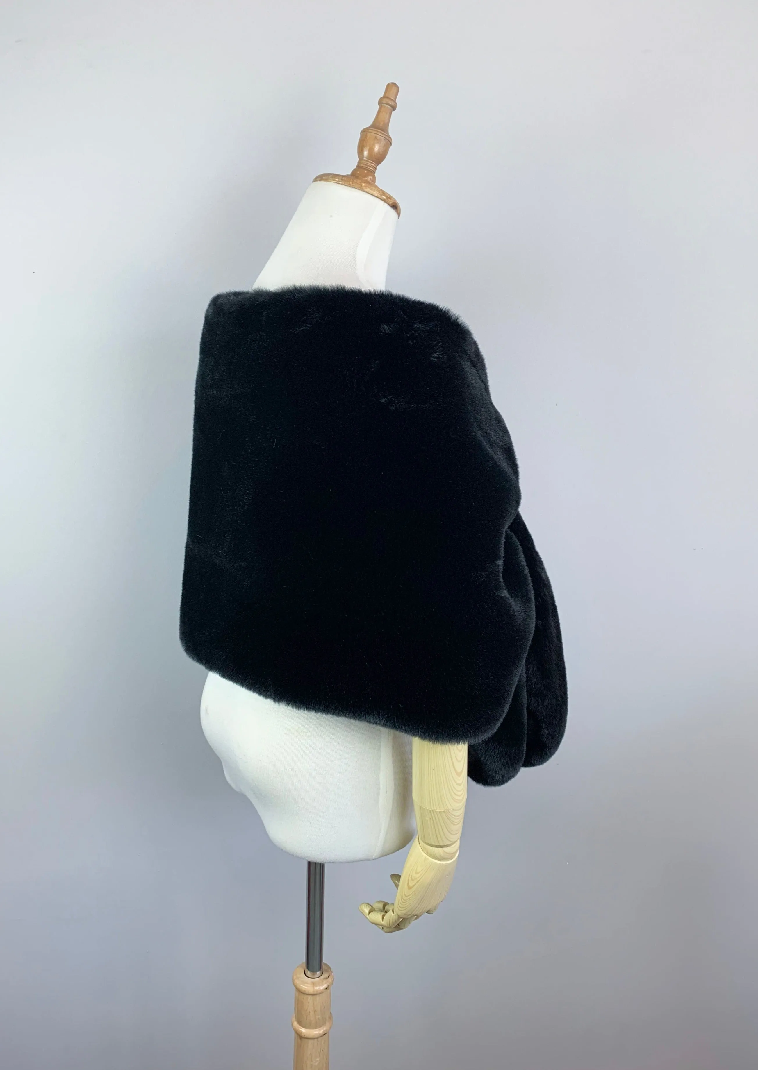 Black Faux Fur Bridal Cape (Audrey Blk05)