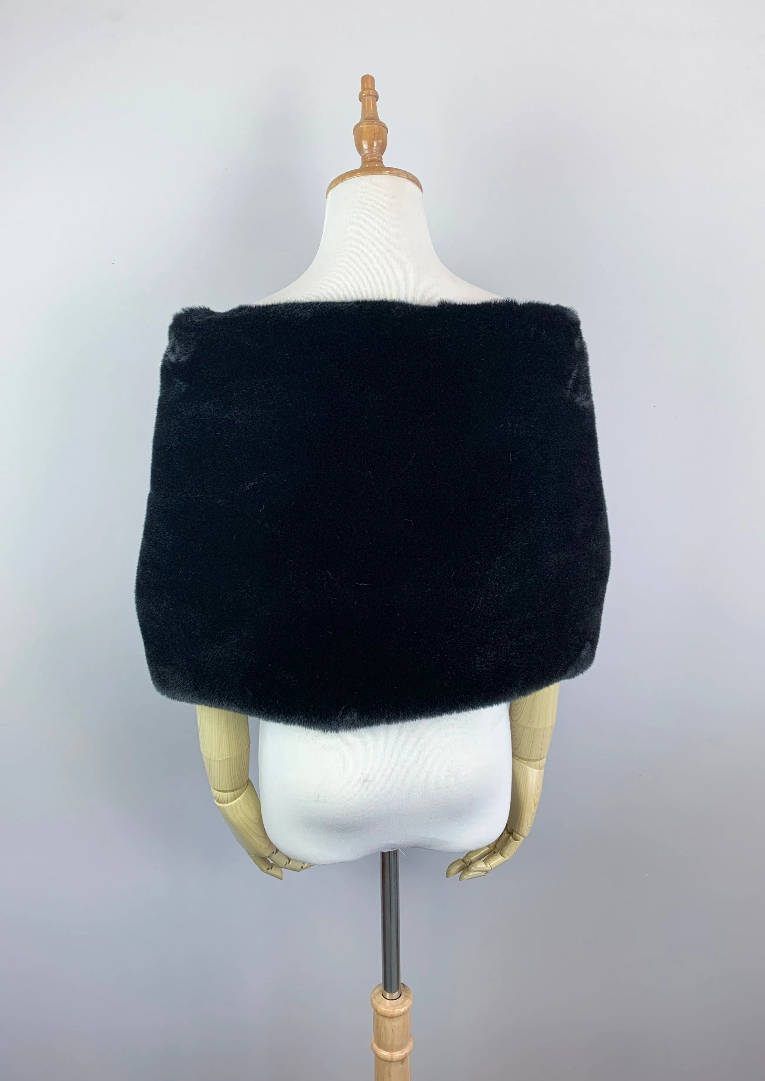 Black Faux Fur Bridal Cape (Audrey Blk05)