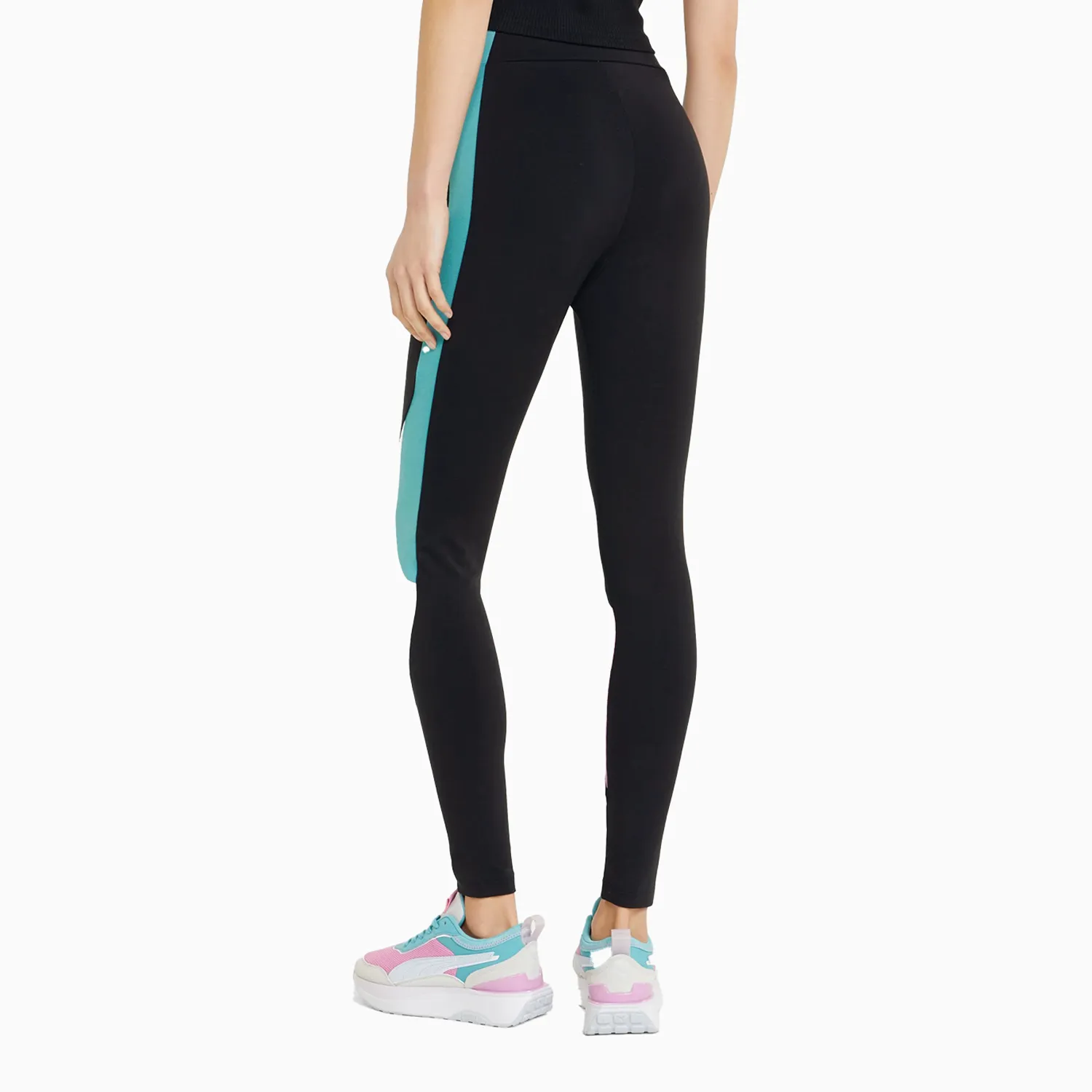 Women's Sportswear Graphic Outfit